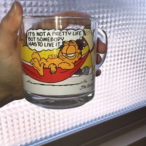 Vintage clear glass graphic Garfield mug